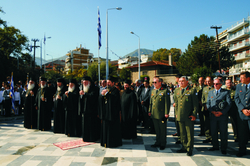 Φωτογραφία ΛΑΜΠΡΟΣ Ο ΕΟΡΤΑΣΜΟΣ ΤΗΣ 100ης ΕΠΕΤΕΙΟΥ ΑΠΕΛΕΥΘΕΡΩΣΗΣ ΤΗΣ ΝΑΟΥΣΑΣ ΜΕ ΤΗΝ ΠΑΡΟΥΣΙΑ ΤΟΥ ΑΡΧΙΕΠΙΣΚΟΠΟΥ ΙΕΡΩΝΥΜΟΥ